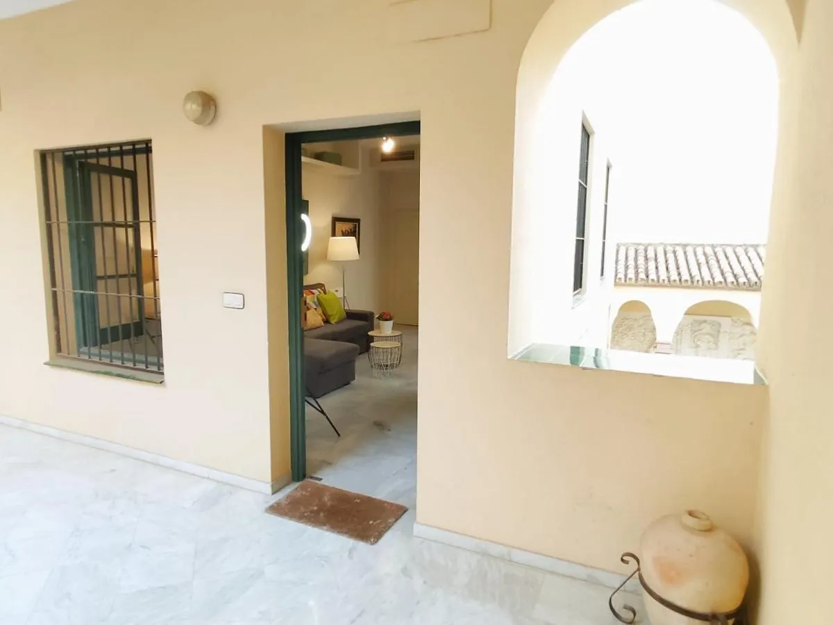 Homeyseville-Bright Apartment At Santa Cruz 4 Pax, Parking Optional Spain