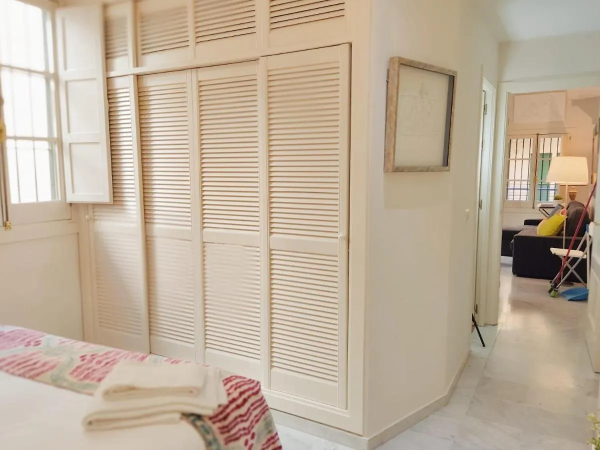 Homeyseville-Bright Apartment At Santa Cruz 4 Pax, Parking Optional