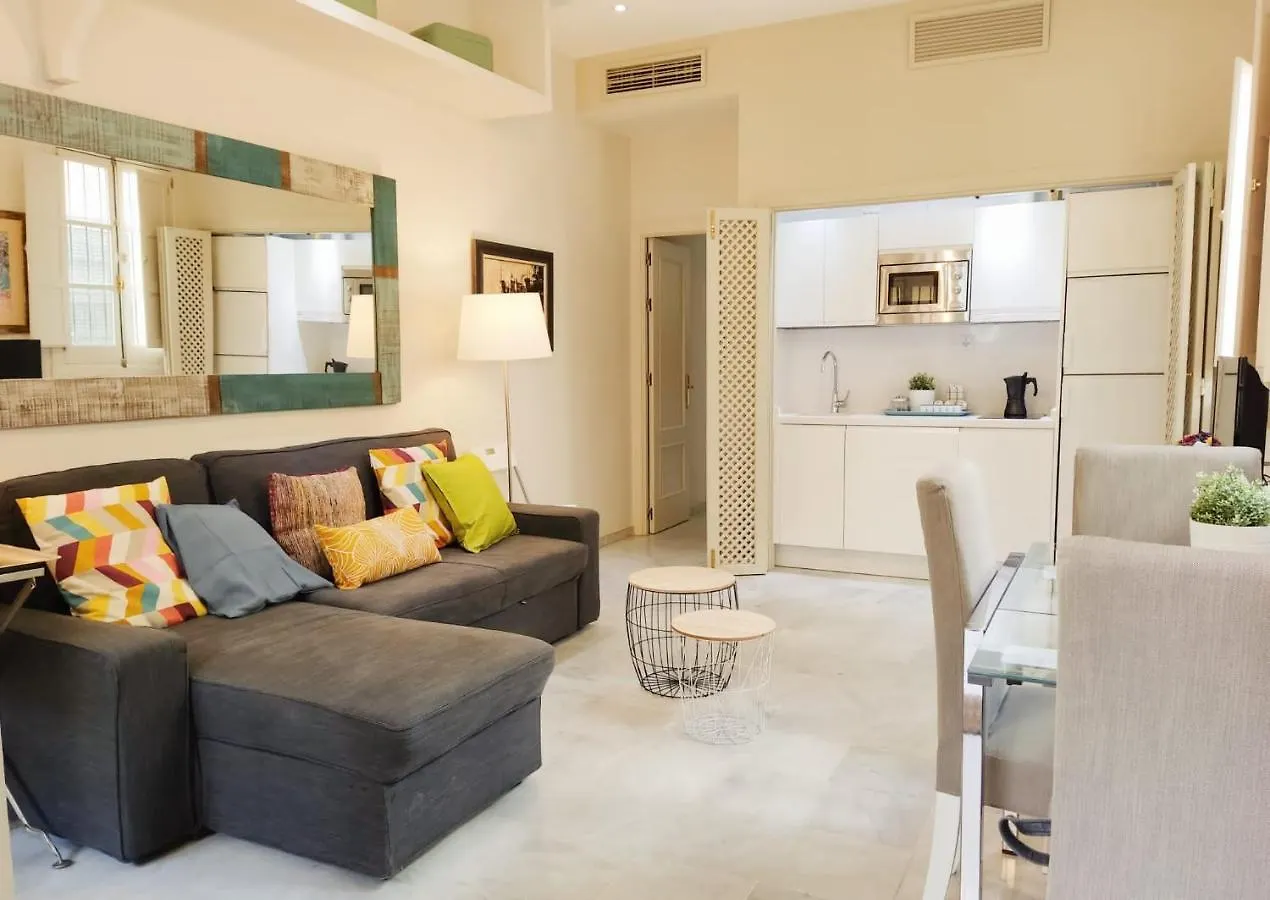 Homeyseville-Bright Apartment At Santa Cruz 4 Pax, Parking Optional 0*, Seville Spain