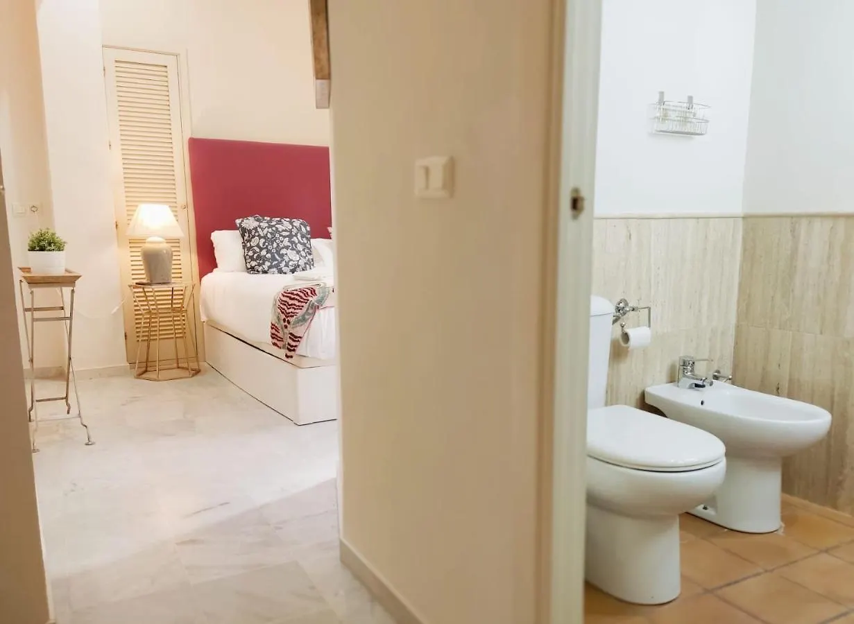 Homeyseville-Bright Apartment At Santa Cruz 4 Pax, Parking Optional Seville